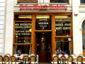 A la Mort Subite, het café van Albert Vossen. Bron: Wikipedia